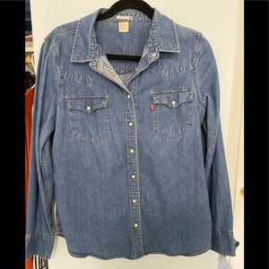 Levi’s button up long sleeve top